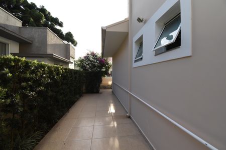 Casa de condomínio à venda com 280m², 5 quartos e 5 vagasÁrea externa 