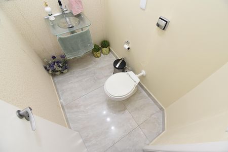 Casa de condomínio à venda com 280m², 5 quartos e 5 vagasLavabo