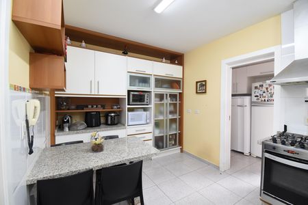 Casa de condomínio à venda com 280m², 5 quartos e 5 vagasCozinha