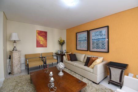 Casa de condomínio à venda com 280m², 5 quartos e 5 vagasSala