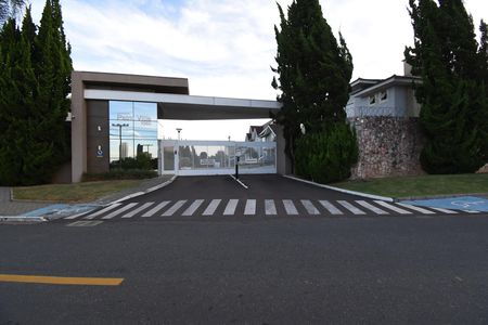 Casa de condomínio à venda com 280m², 5 quartos e 5 vagasFachado do condomínio
