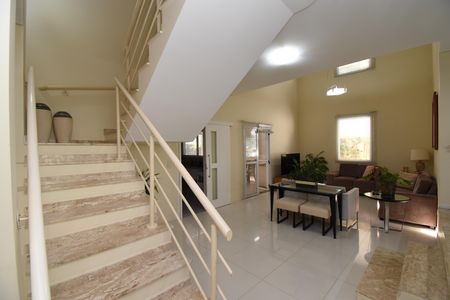 Casa de condomínio à venda com 280m², 5 quartos e 5 vagasSala