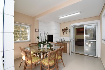 Casa de condomínio à venda com 280m², 5 quartos e 5 vagasÁrea gourmet