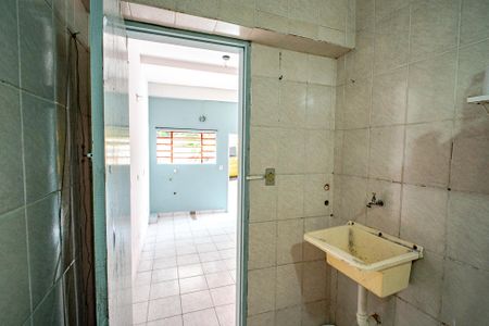 Banheiro de casa para alugar com 1 quarto, 20m² em Jardim das Vertentes, São Paulo