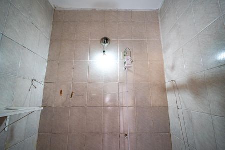 Banheiro de casa para alugar com 1 quarto, 20m² em Jardim das Vertentes, São Paulo