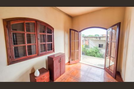 Casa à venda com 1805m², 2 quartos e 1 vagaQuarto 2 Segundo andar 