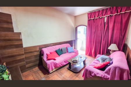 Casa à venda com 1805m², 2 quartos e 1 vagaSala