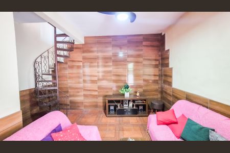 Casa à venda com 1805m², 2 quartos e 1 vagaSala