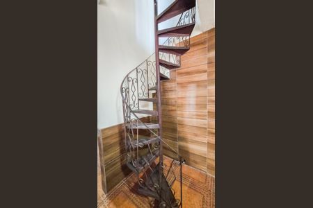 Casa à venda com 1805m², 2 quartos e 1 vagaAcesso ao Segundo andar 