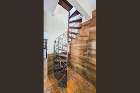 Casa à venda com 1805m², 2 quartos e 1 vagaAcesso ao Segundo andar 