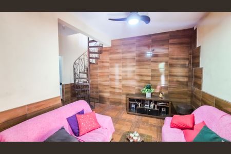 Casa à venda com 1805m², 2 quartos e 1 vagaSala