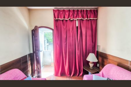 Casa à venda com 1805m², 2 quartos e 1 vagaSala