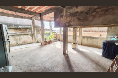 Casa à venda com 1805m², 2 quartos e 1 vagaÁrea de Serviço