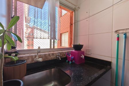 Apartamento para alugar com 70m², 3 quartos e 1 vagaÁrea de Serviço
