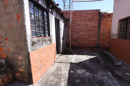 Quintal  de casa à venda com 2 quartos, 150m² em Loteamento Goiania Viva, Goiânia