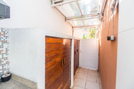 Casa de condomínio para alugar com 260m², 3 quartos e 2 vagas Casa de condomínio para alugar com 260m², 3 quartos e 2 vagasEntrada