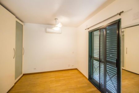 Casa de condomínio para alugar com 260m², 3 quartos e 2 vagas Casa de condomínio para alugar com 260m², 3 quartos e 2 vagasSuíte