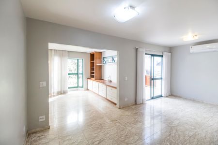 Sala  de casa de condomínio para alugar com 3 quartos, 260m² em Tamboré, Santana de Parnaíba