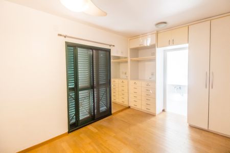 Casa de condomínio para alugar com 260m², 3 quartos e 2 vagas Casa de condomínio para alugar com 260m², 3 quartos e 2 vagasSuíte