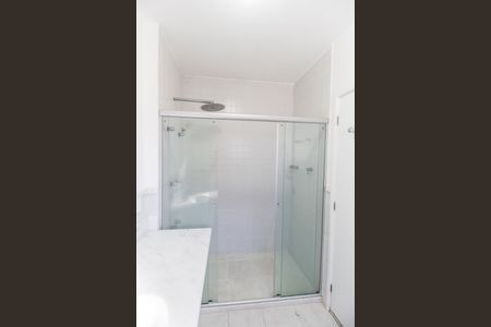 Casa de condomínio para alugar com 260m², 3 quartos e 2 vagas Casa de condomínio para alugar com 260m², 3 quartos e 2 vagasBanheiro da Suíte