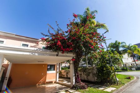 Casa de condomínio para alugar com 260m², 3 quartos e 2 vagas Casa de condomínio para alugar com 260m², 3 quartos e 2 vagasVista da Rua