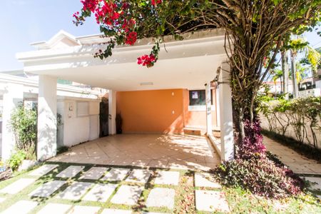 Casa de condomínio para alugar com 260m², 3 quartos e 2 vagas Casa de condomínio para alugar com 260m², 3 quartos e 2 vagasVista da Rua