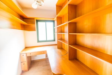 Casa de condomínio para alugar com 260m², 3 quartos e 2 vagas Casa de condomínio para alugar com 260m², 3 quartos e 2 vagasEscritório