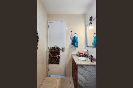 Apartamento à venda com 83m², 2 quartos e 1 vagaBanheiro da Suíte 