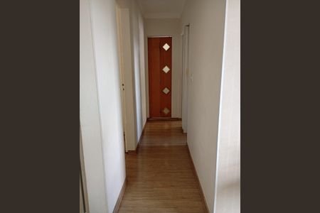 Corredor de apartamento para alugar com 3 quartos, 62m² em Jardim Botucatu, São Paulo