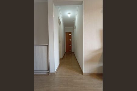 Corredor de apartamento para alugar com 3 quartos, 62m² em Jardim Botucatu, São Paulo