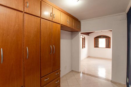 Casa à venda com 140m², 3 quartos e 2 vagas Casa à venda com 140m², 3 quartos e 2 vagasQuarto 1