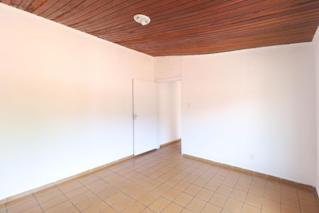 Casa para alugar com 80m², 2 quartos e sem vaga