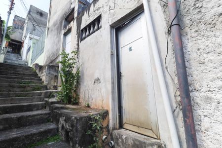 Casa para alugar com 80m², 2 quartos e sem vaga