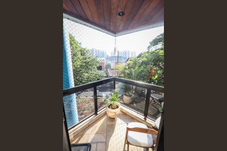 Varanda de apartamento para alugar com 3 quartos, 106m² em Vila Sonia, São Paulo