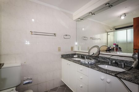Apartamento para alugar com 106m², 3 quartos e 2 vagasBanheiro da Suite