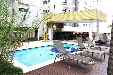 Studio à venda com 52m², 1 quarto e 1 vagaPiscina