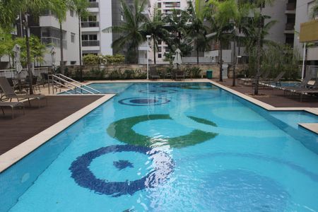 Studio à venda com 52m², 1 quarto e 1 vagaPiscina