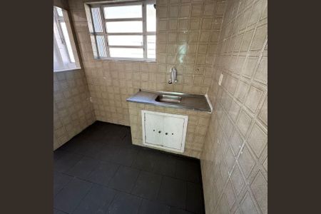 Cozinha de casa de condomínio para alugar com 2 quartos, 60m² em Mont’Serrat, Porto Alegre