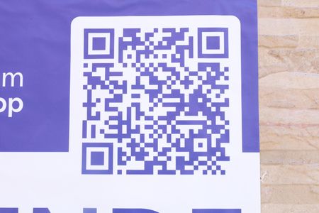 Apartamento à venda com 56m², 3 quartos e 1 vagaPlaca instalada no muro do condomínio - Código da placa: HBJM-76