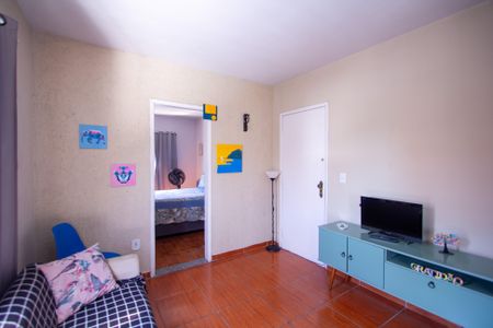 Sala de apartamento para alugar com 2 quartos, 58m² em Trindade, São Gonçalo