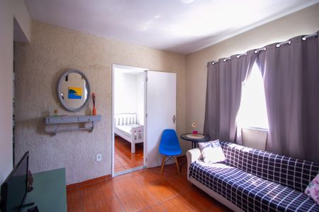 Sala de apartamento para alugar com 2 quartos, 58m² em Trindade, São Gonçalo