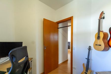 Apartamento à venda com 76m², 3 quartos e 2 vagasQuarto 2