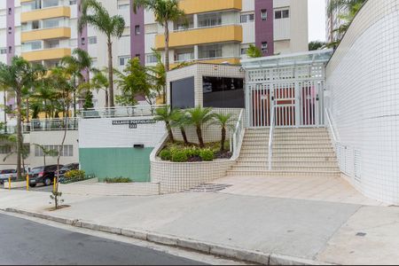 Apartamento à venda com 76m², 3 quartos e 2 vagasFachada e portaria
