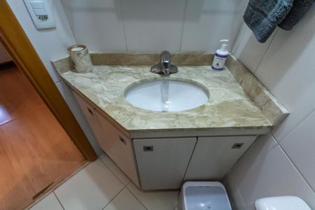 Apartamento à venda com 76m², 3 quartos e 2 vagasBanheiro Social