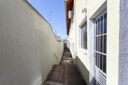 Casa de condomínio à venda com 69m², 2 quartos e 1 vagaEntrada