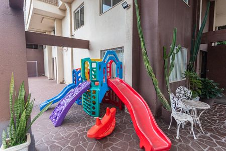 Apartamento para alugar com 170m², 4 quartos e 2 vagasÁrea comum - Playground