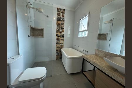 Casa à venda com 280m², 3 quartos e 4 vagas Casa à venda com 280m², 3 quartos e 4 vagasBanheiro 1
