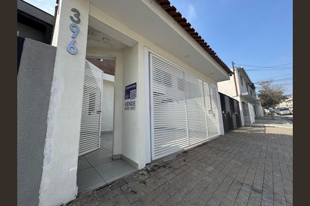 Casa à venda com 280m², 3 quartos e 4 vagas Casa à venda com 280m², 3 quartos e 4 vagasFachada com placa