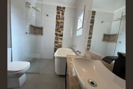 Casa à venda com 280m², 3 quartos e 4 vagas Casa à venda com 280m², 3 quartos e 4 vagasBanheiro 1