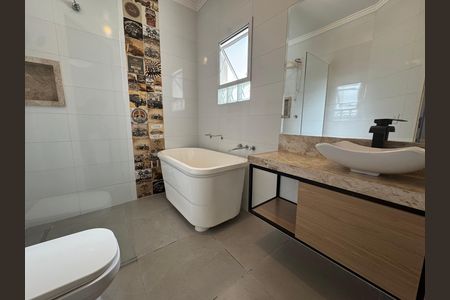 Casa à venda com 280m², 3 quartos e 4 vagas Casa à venda com 280m², 3 quartos e 4 vagasBanheiro 1